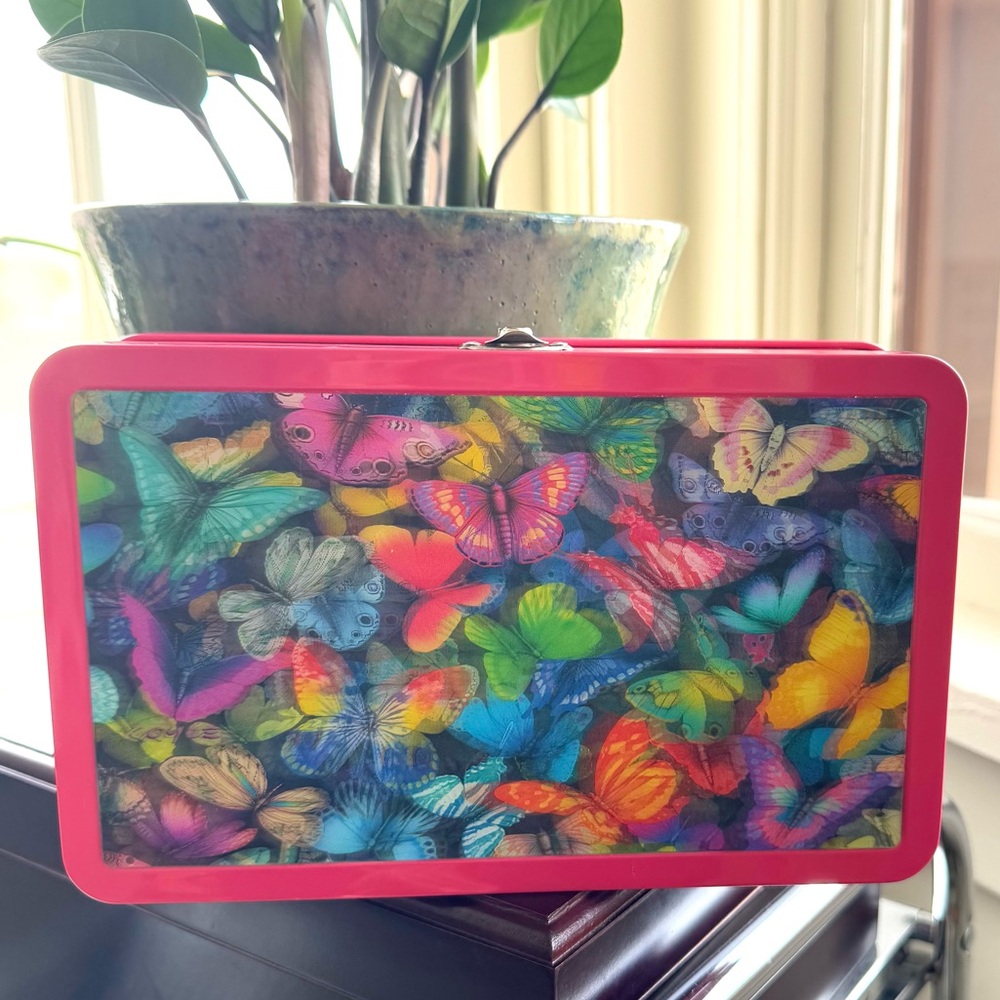 “Find It” 3D Tin Box. Pink with Butterflies and Snap Closure. Attached Video.